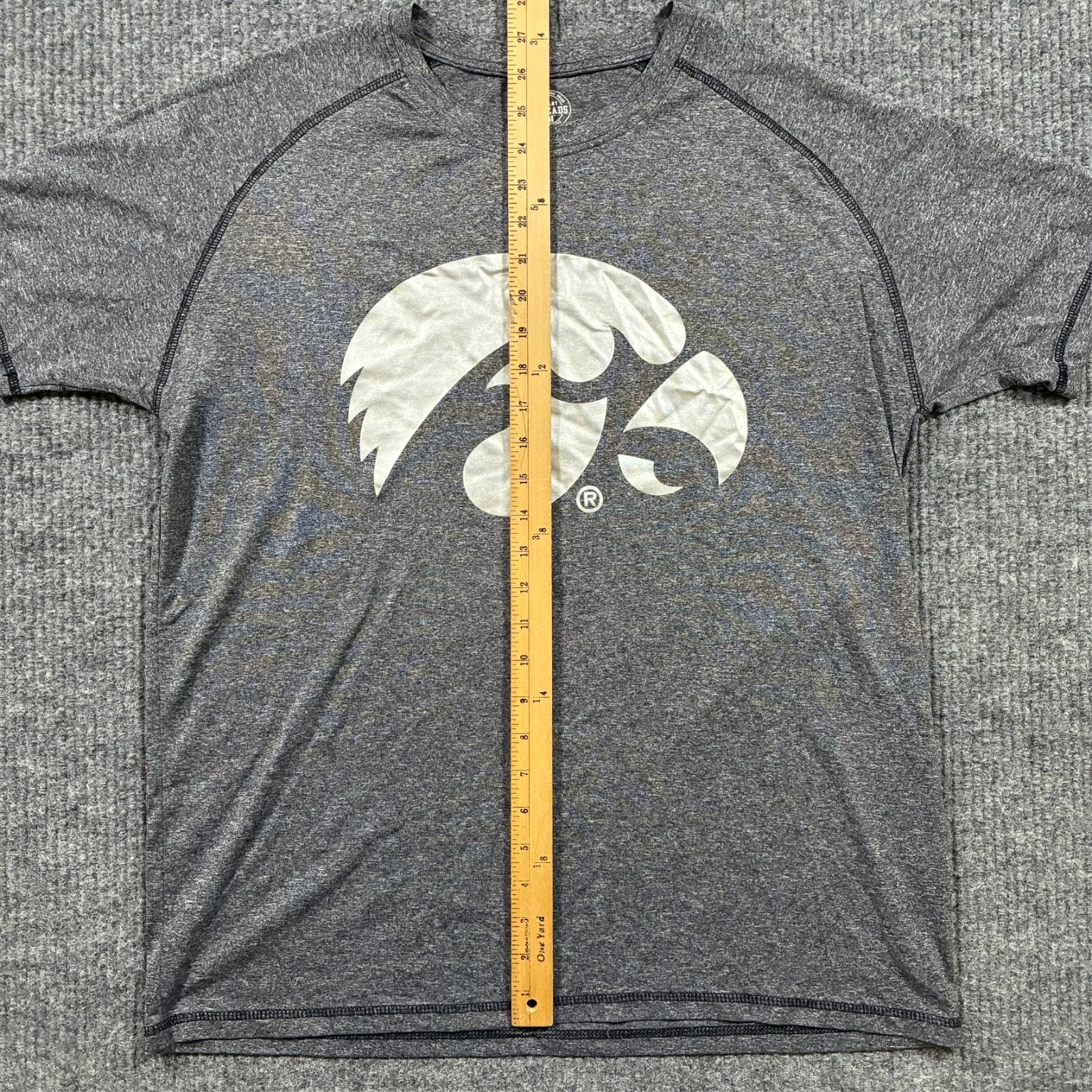 Rivalry Threads Iowa Hawkeyes T Shirt Mens L Gray Athletic Logo Short Sleeve
