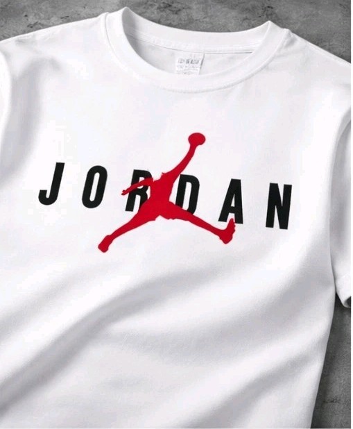 Men’s White Graphic T-Shirt – Contemporary Athletic-Inspired Design | Crew Neck