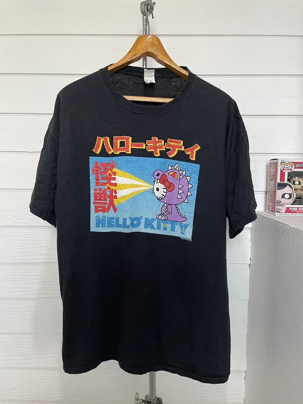 HELLO KITTY SANRIO (2022) SIZE XL T-SHIRT