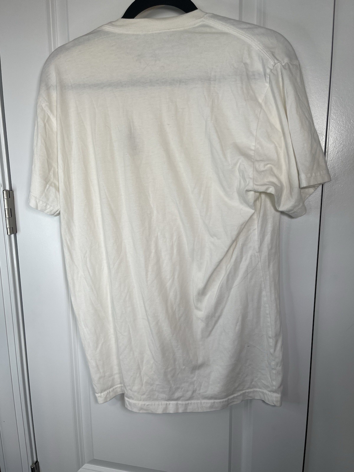 Riot Society White 40 oz Malt Liquor Front Graphic T Shirt, Men&rsquo;s Size Medium