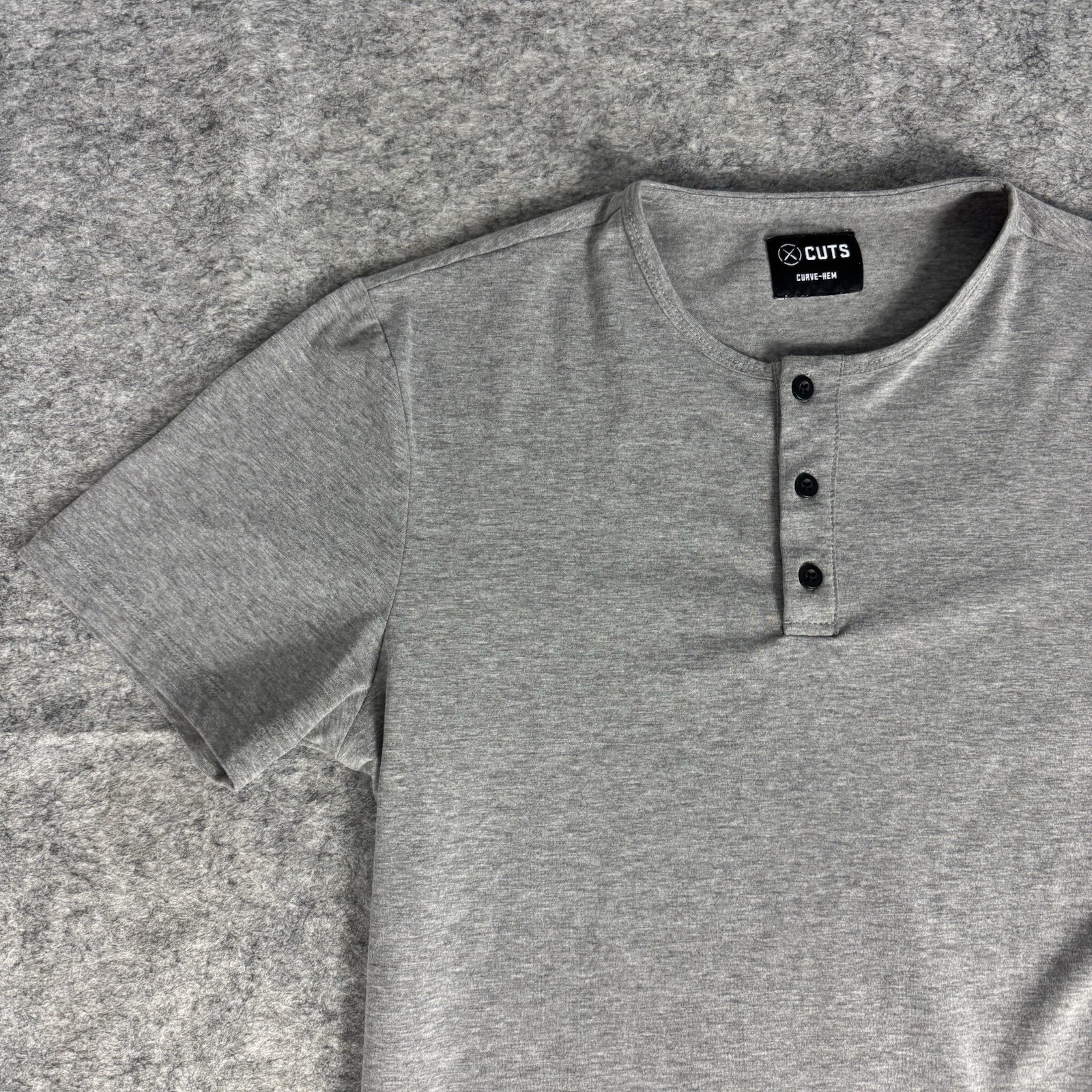 Cuts Clothing Henley Shirt Mens Small Gray Short Sleeve Curve Hem Casual