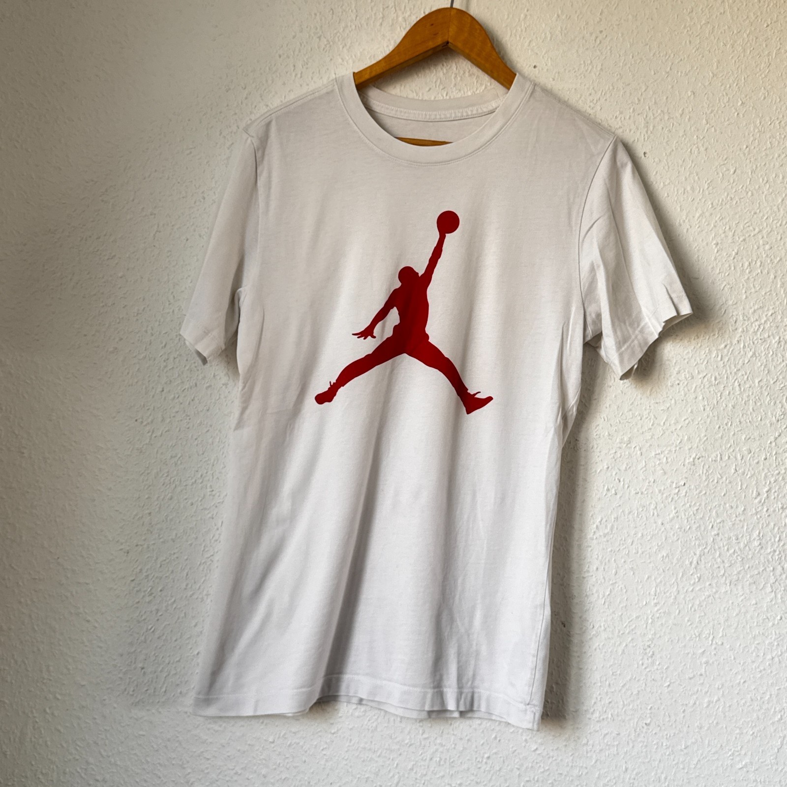 Jordan Jumpman Men&rsquo;s Graphic T-Shirt – White/Red – Size S – CJ0921-102