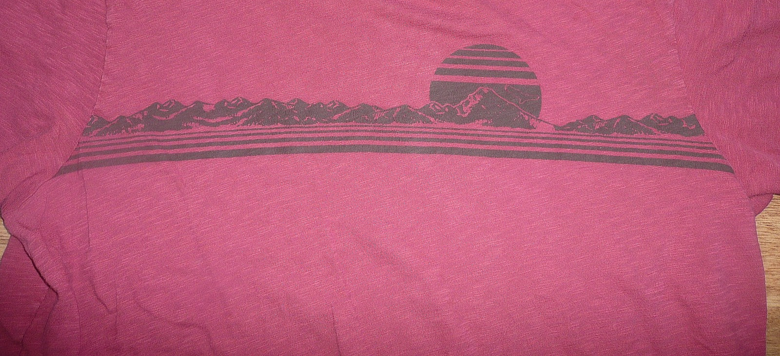 NWOT Life Is Good Mountains Men&rsquo;s Large Maroon T-Shirt