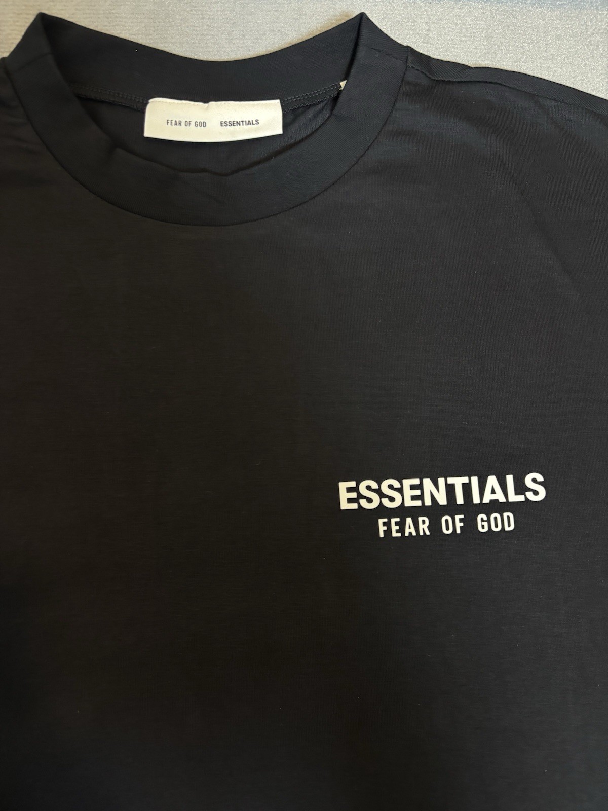 Fear of God ESSENTIALS Men&rsquo;s M Black Logo Graphic Crew Neck Short Sleeve Tee