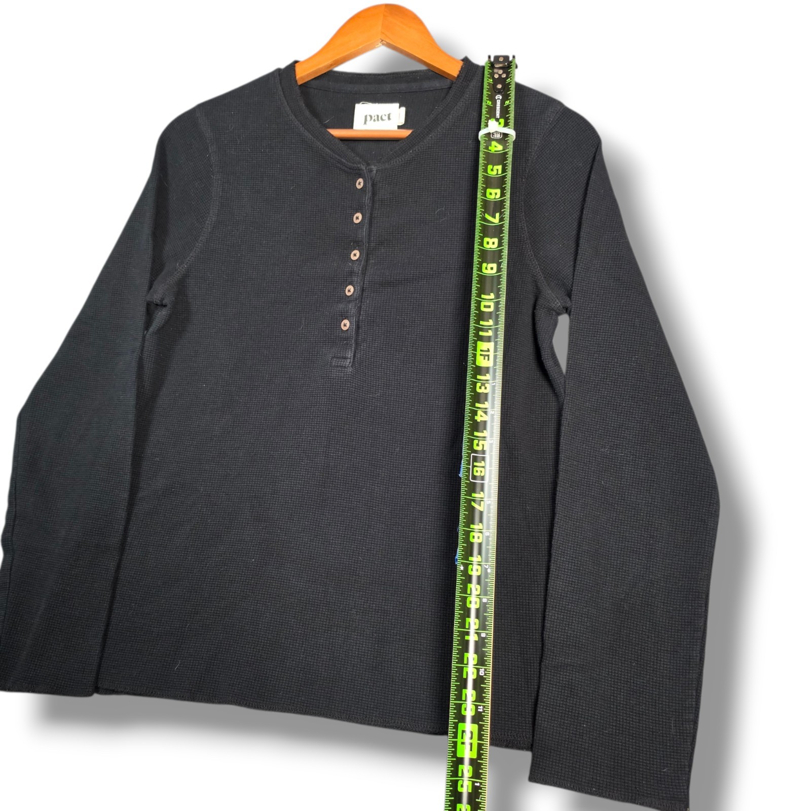 Pact Organic Cotton Black Waffle Knit Henley Long Sleeve Shirt Mens Medium
