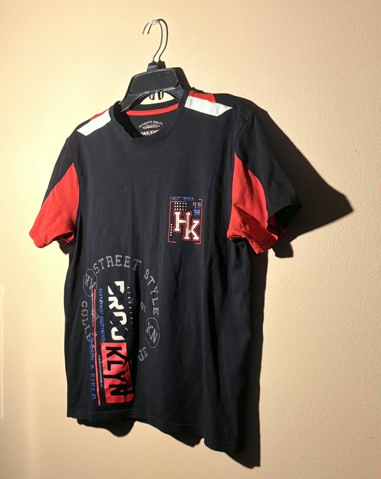 Hawk/Knext Mens Black Red Graphic T-Shirt Short Sleeve Streetwear Neck Size S