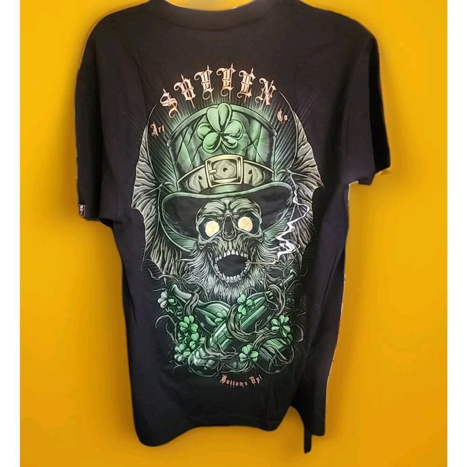 Sullen Art Collective Saint BattyShort Sleeve Men`s T-shirt Medium A119