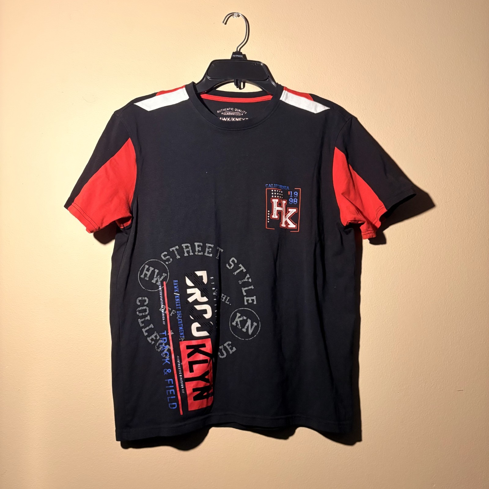 Hawk/Knext Mens Black Red Graphic T-Shirt Short Sleeve Streetwear Neck Size S