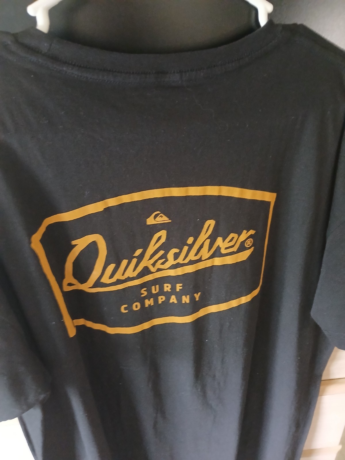 Quiksilver​Item: Men&rsquo;s Graphic T-Shirt