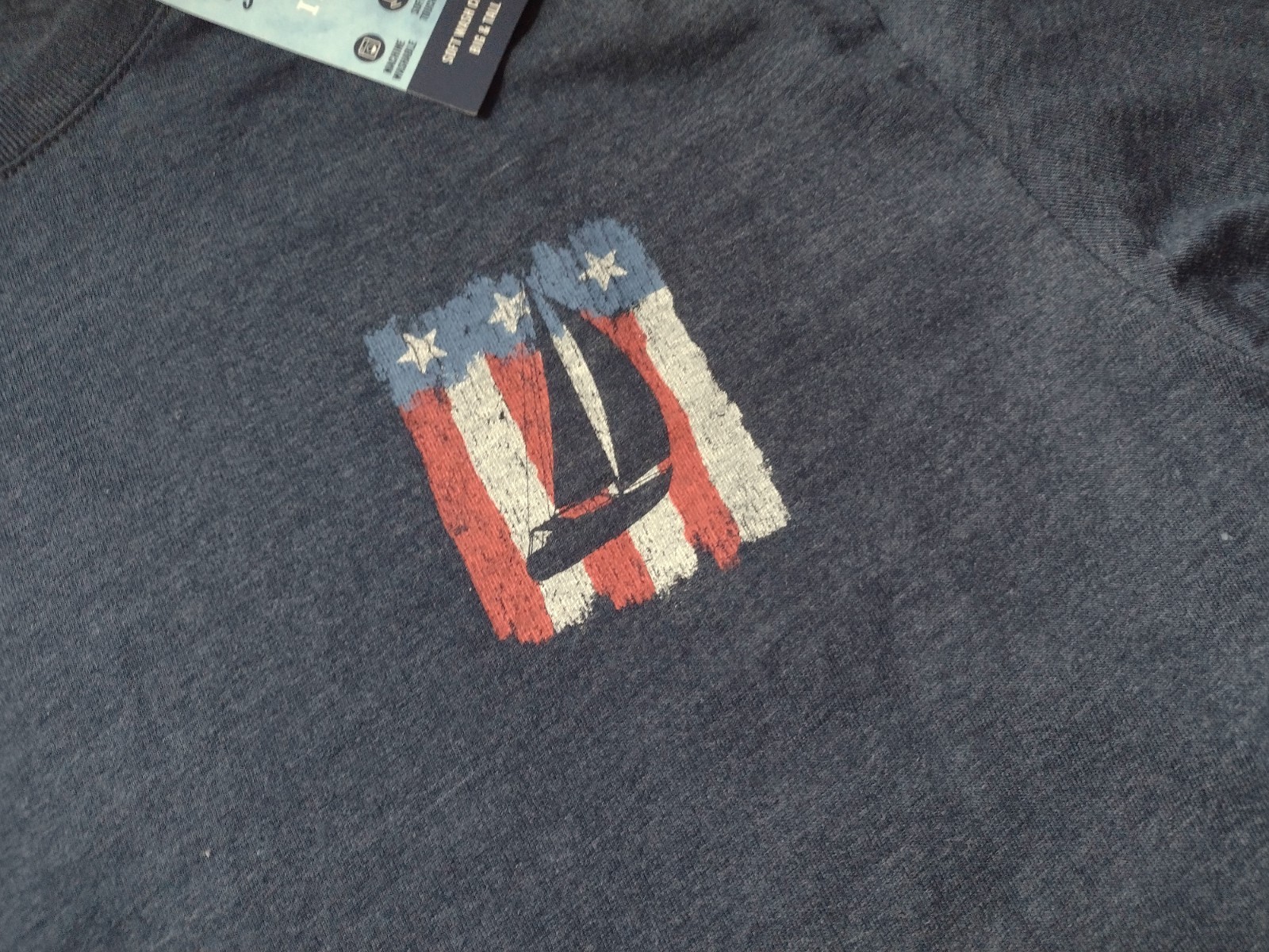 NWT, IZOD Men&rsquo;s Saltwater Short Sleeve Cotton Blend Graphic T-Shirt