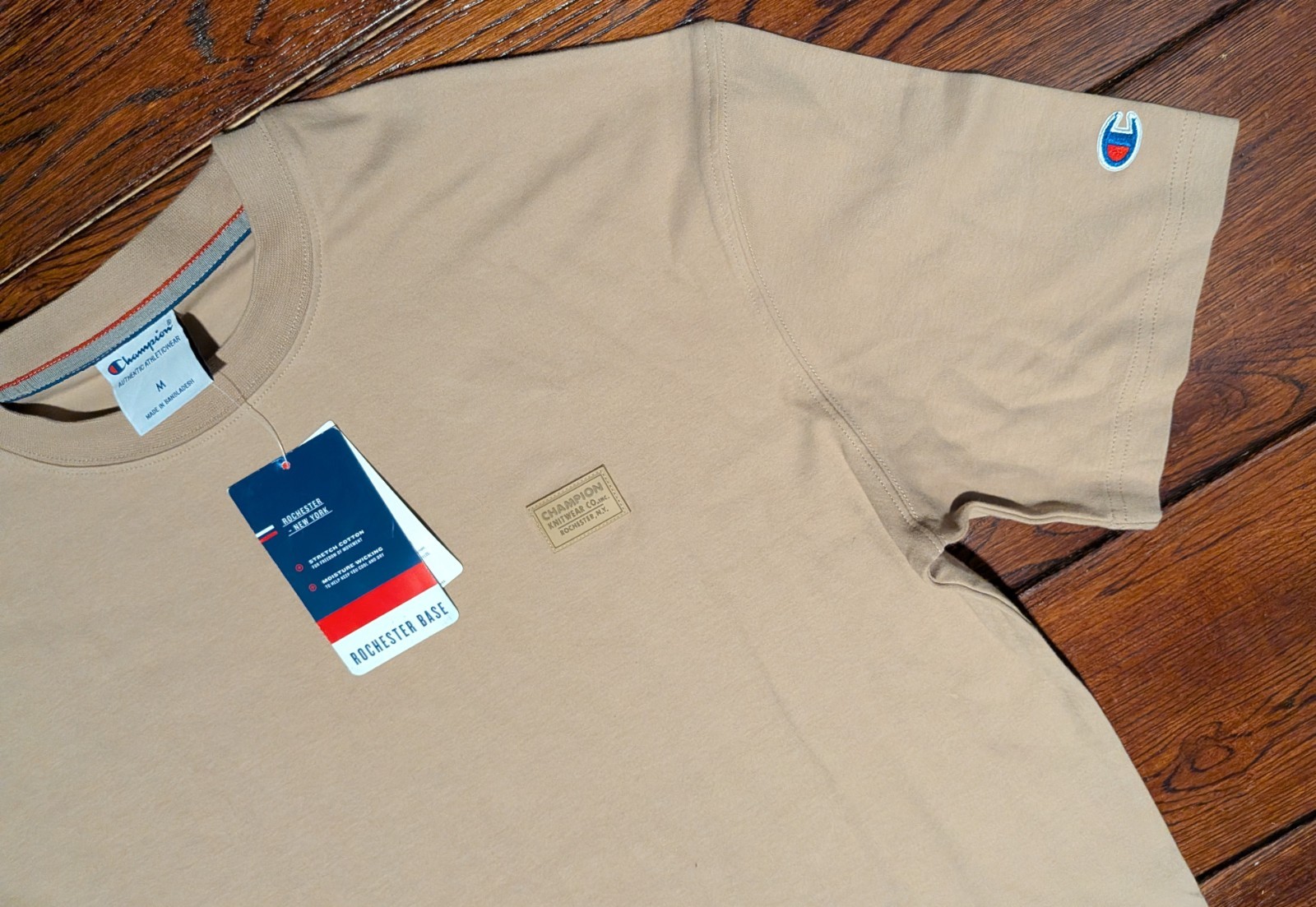 Champion Men&rsquo;s Rochester Base NY Tan Stretch Crewneck T-Shirt Size Medium – NWT