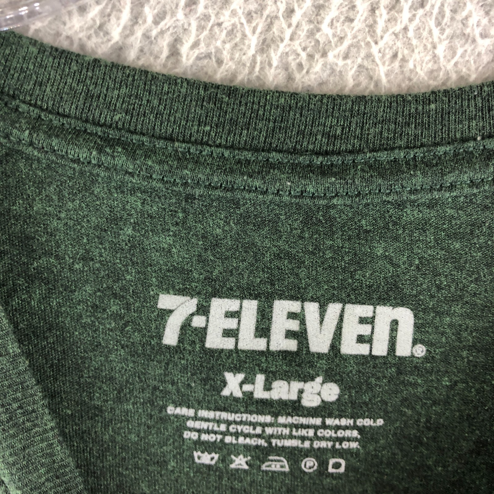 7-Eleven T-Shirt Adult XL Green Duck Golfing Graphic Short Sleeve