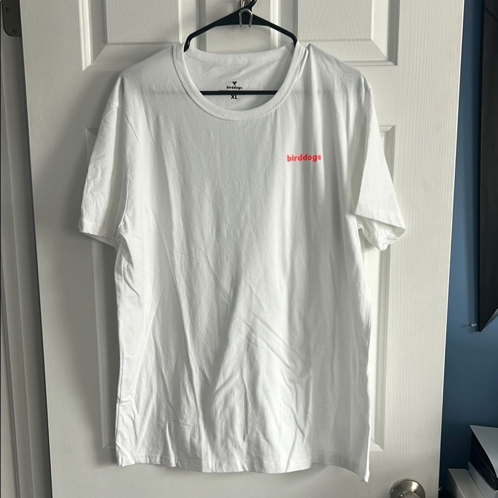 Men’s Birddogs Hummingbird Logo Cotton Tee White Size XL