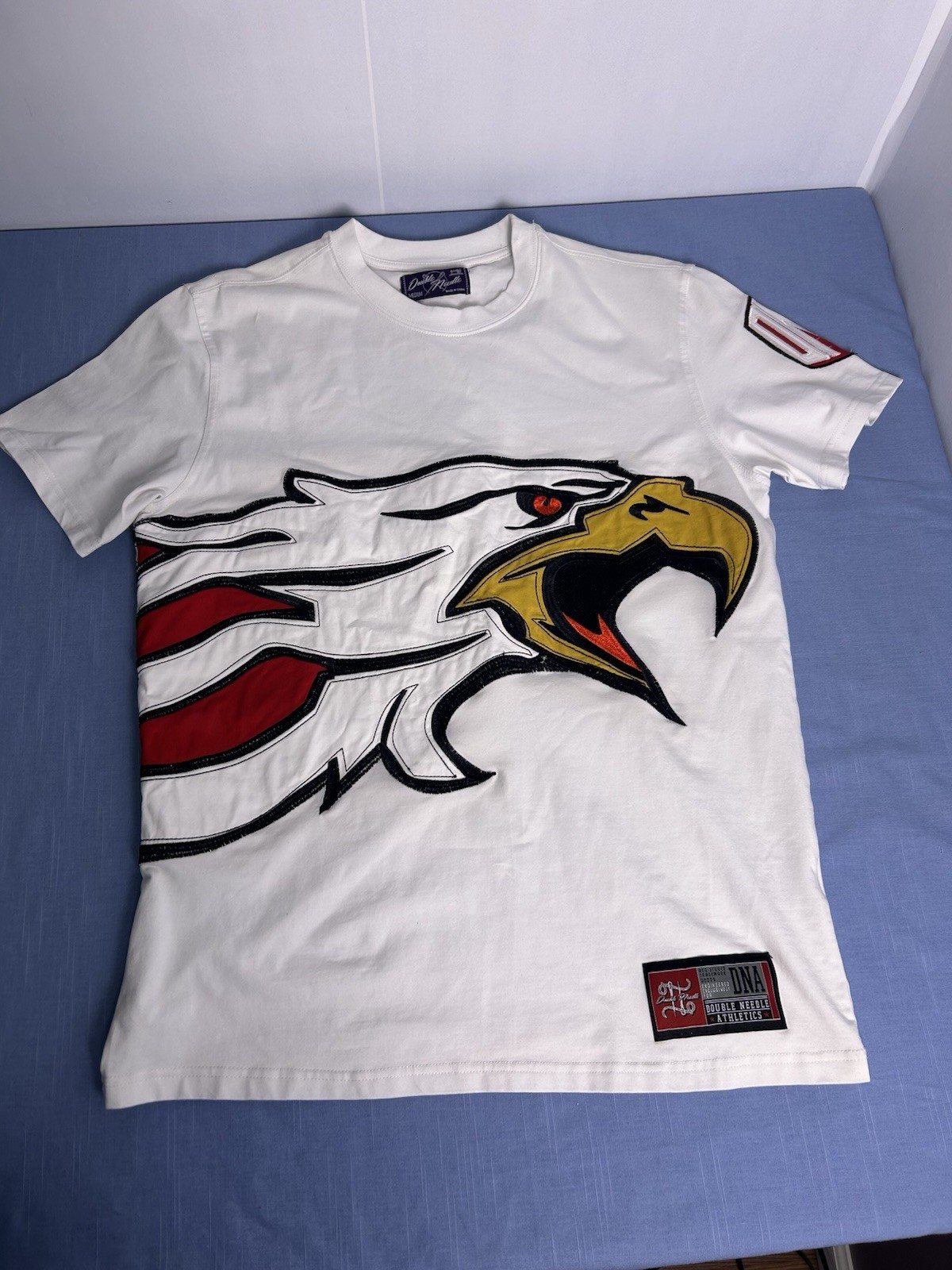 Double Needle brand Men&rsquo;s Screaming Eagle Medium T-Shirt Embroidered