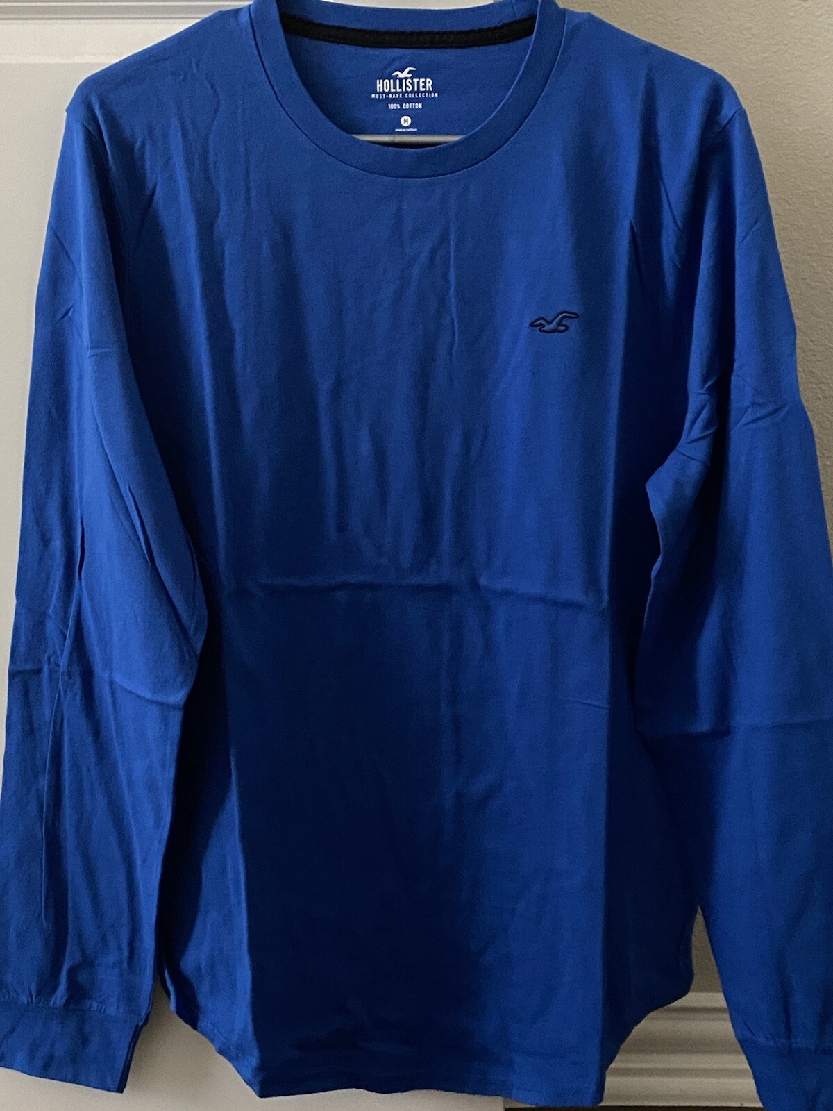 Hollister Men’s Medium Size Blue Long Sleeve Cotton Solid Graphic Tee