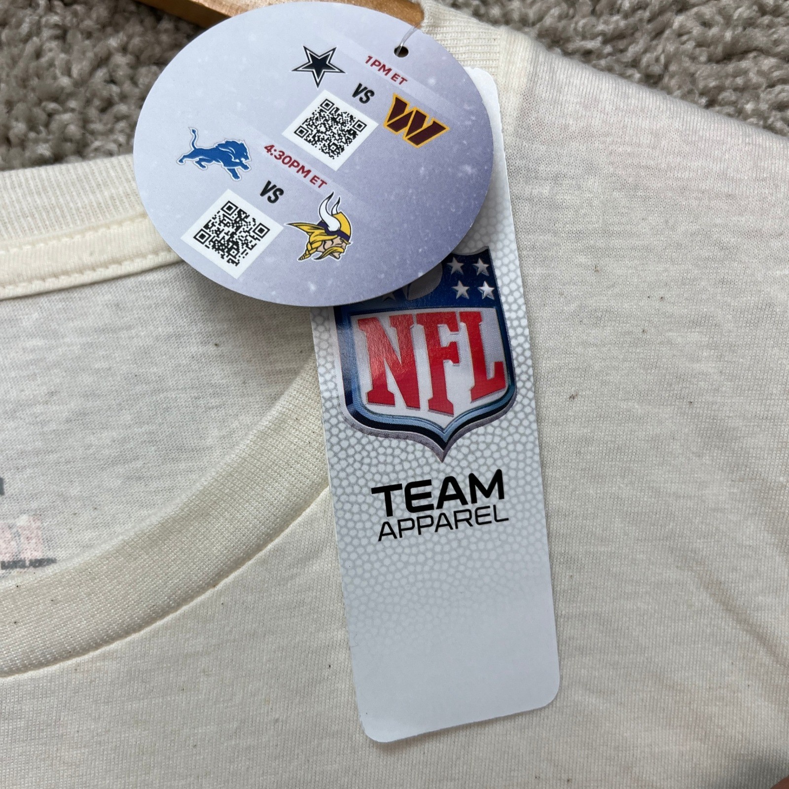 NFL Stranger Things T-Shirt Mens Large Cream Short Sleeve Graphic Tee NEW