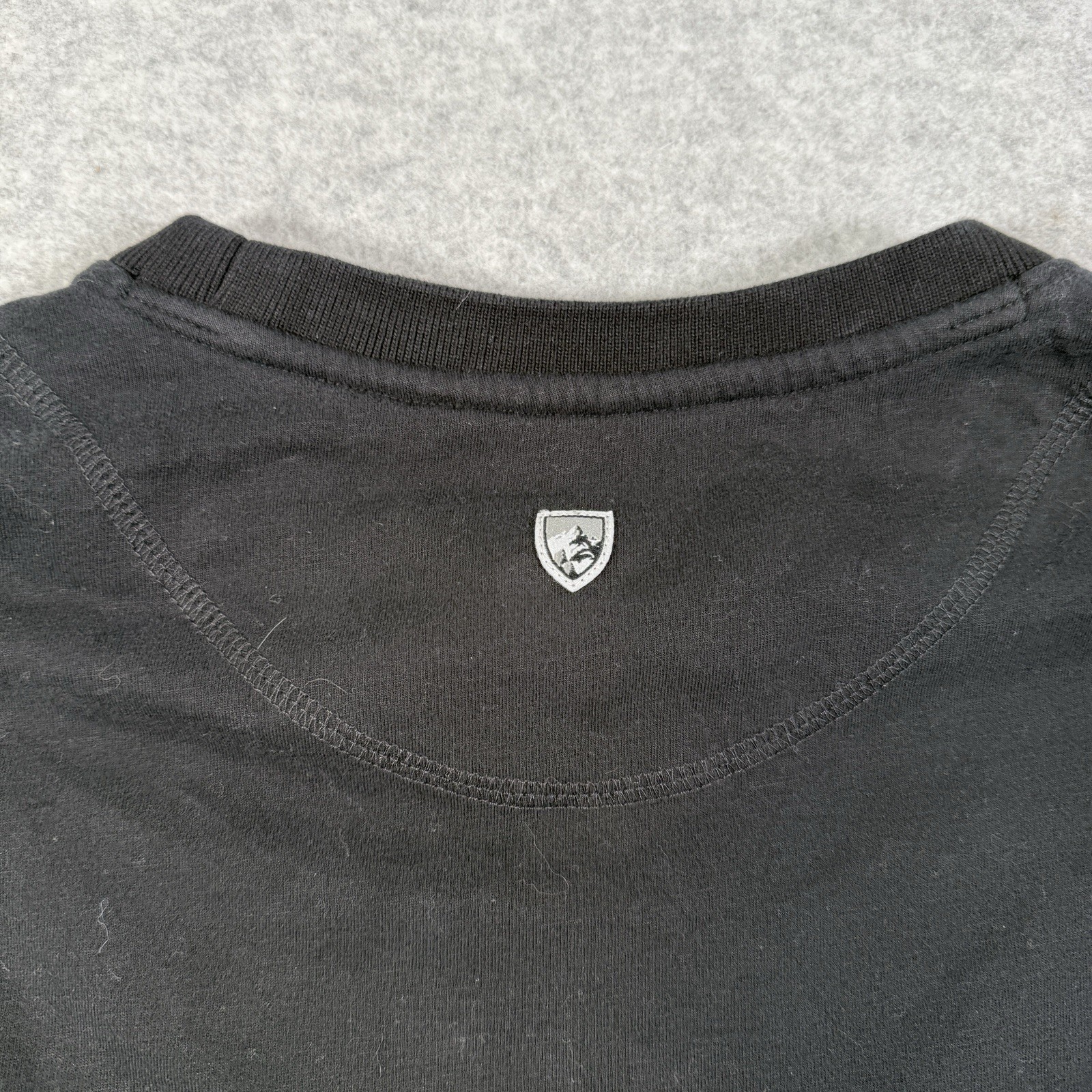 Kuhl Wildfibre Crew Neck T Shirt Black XL Zip Pocket on Sleeve Gorpcore Outdoor