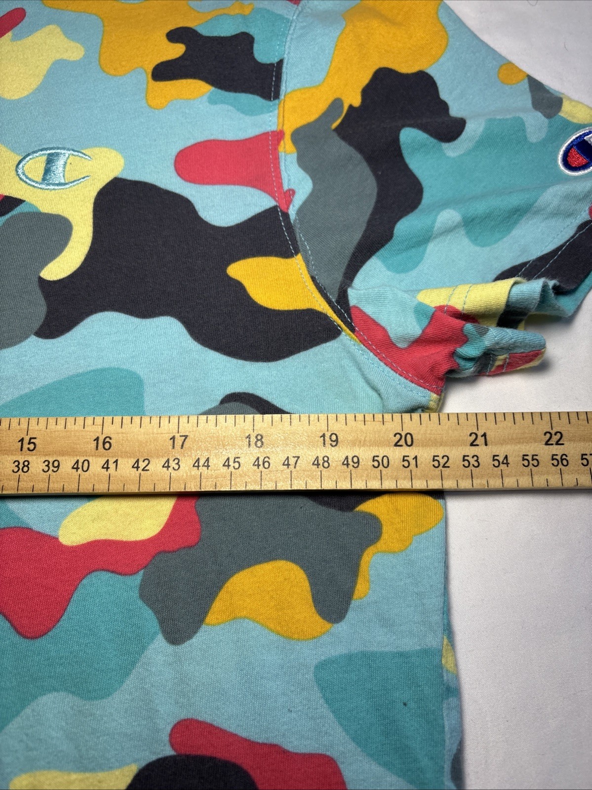 Men&rsquo;s Champion (M) Blue Camo Camouflage Print Short Sleeve Shirt