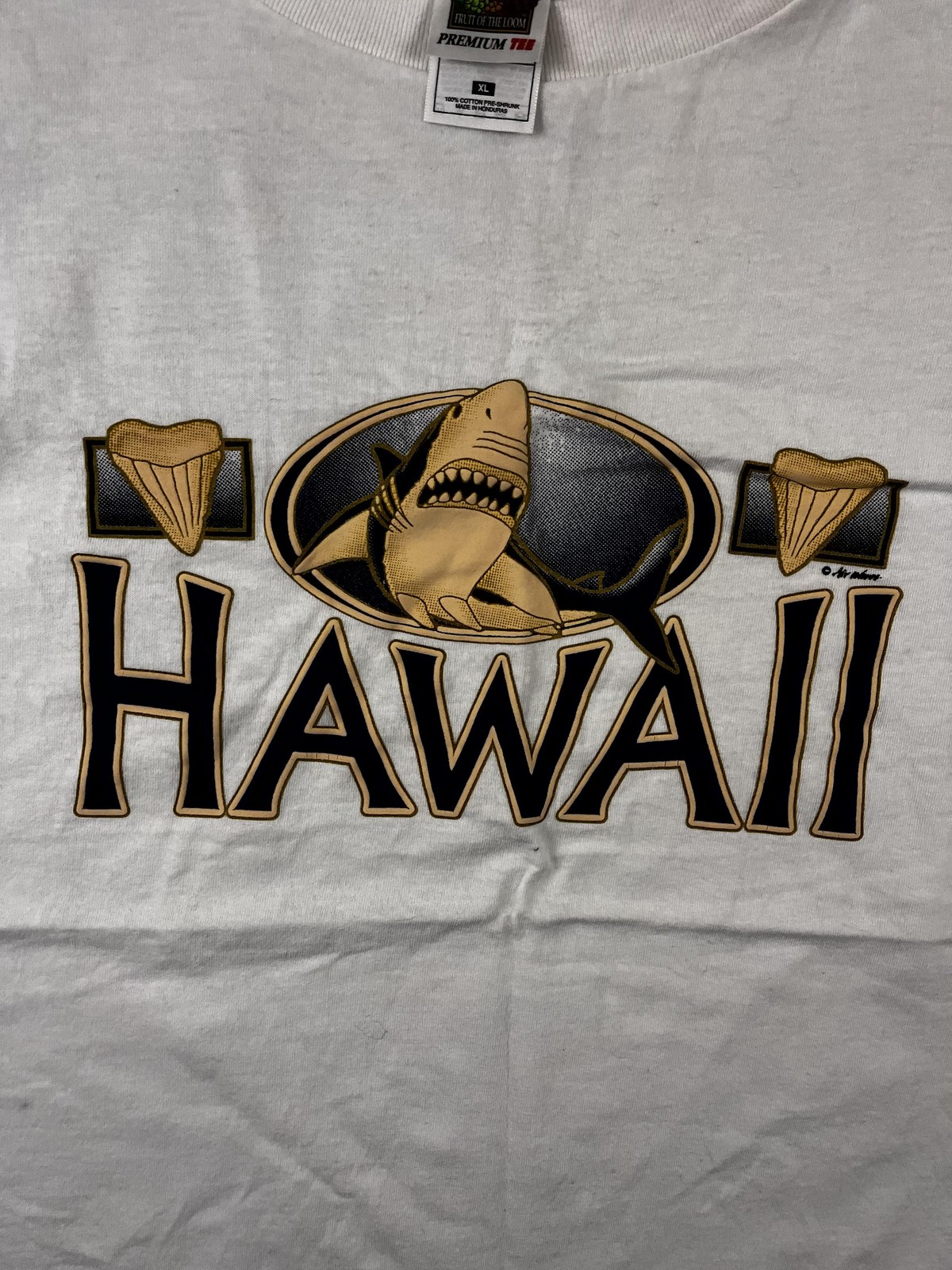 Hawaii Shirt Mens XL White Shark Graphic Souvenir Tourist Tee Fruit of the Loom