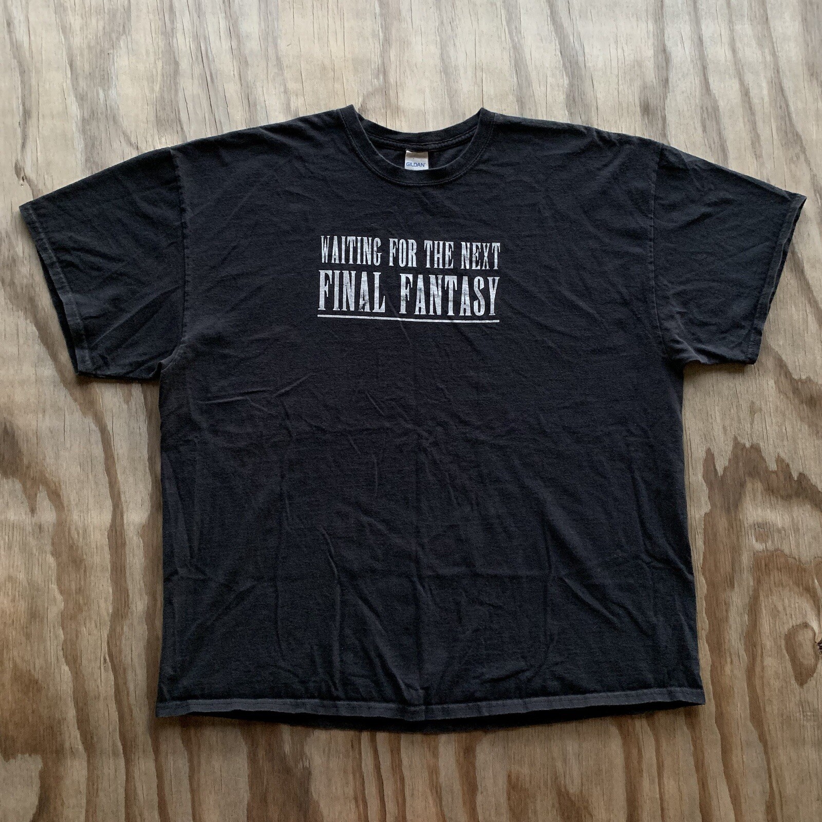 RARE Vintage 2000s Waiting For The Next Final Fantasy Promo Gaming T-Shirt 2XL