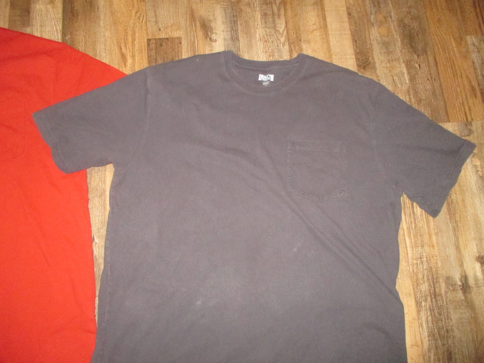 DULUTH TRADING CO. mens lot of 2 navy/burgundy RELAXED FIT LONGTAIL t-shirts