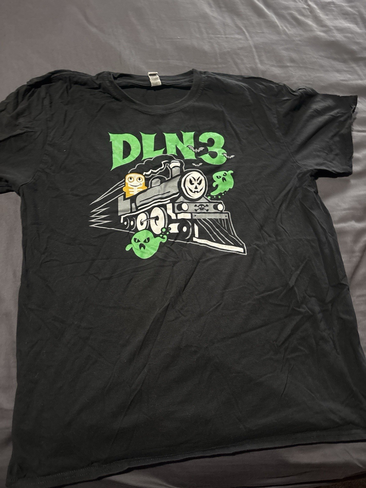 Amazon DLN3 Halloween Train Graphic T-Shirt Size XL Black Gildan Tee