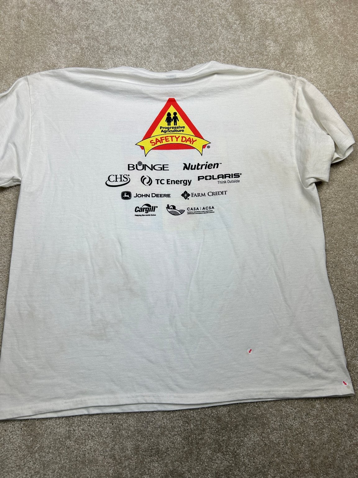 GILDAN T-Shirt Men&rsquo;s White XL 50/50 Cotton Polyester Graphic Tee