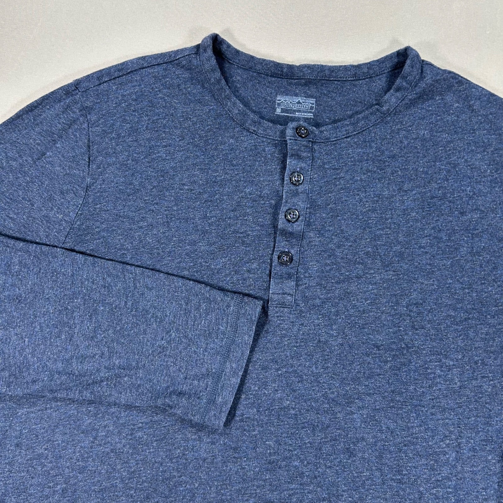 Patagonia Navy Blue Heathered Henley Long Sleeve Mens Medium 100% Organic Cotton