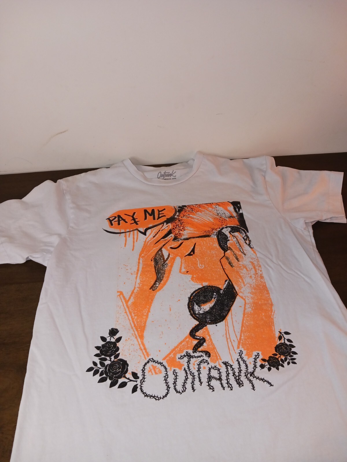 OUTRANK « PAY ME, CRYING » Men&rsquo;s Medium White TSHIRT Orange/Blk Graphic, Money 💰