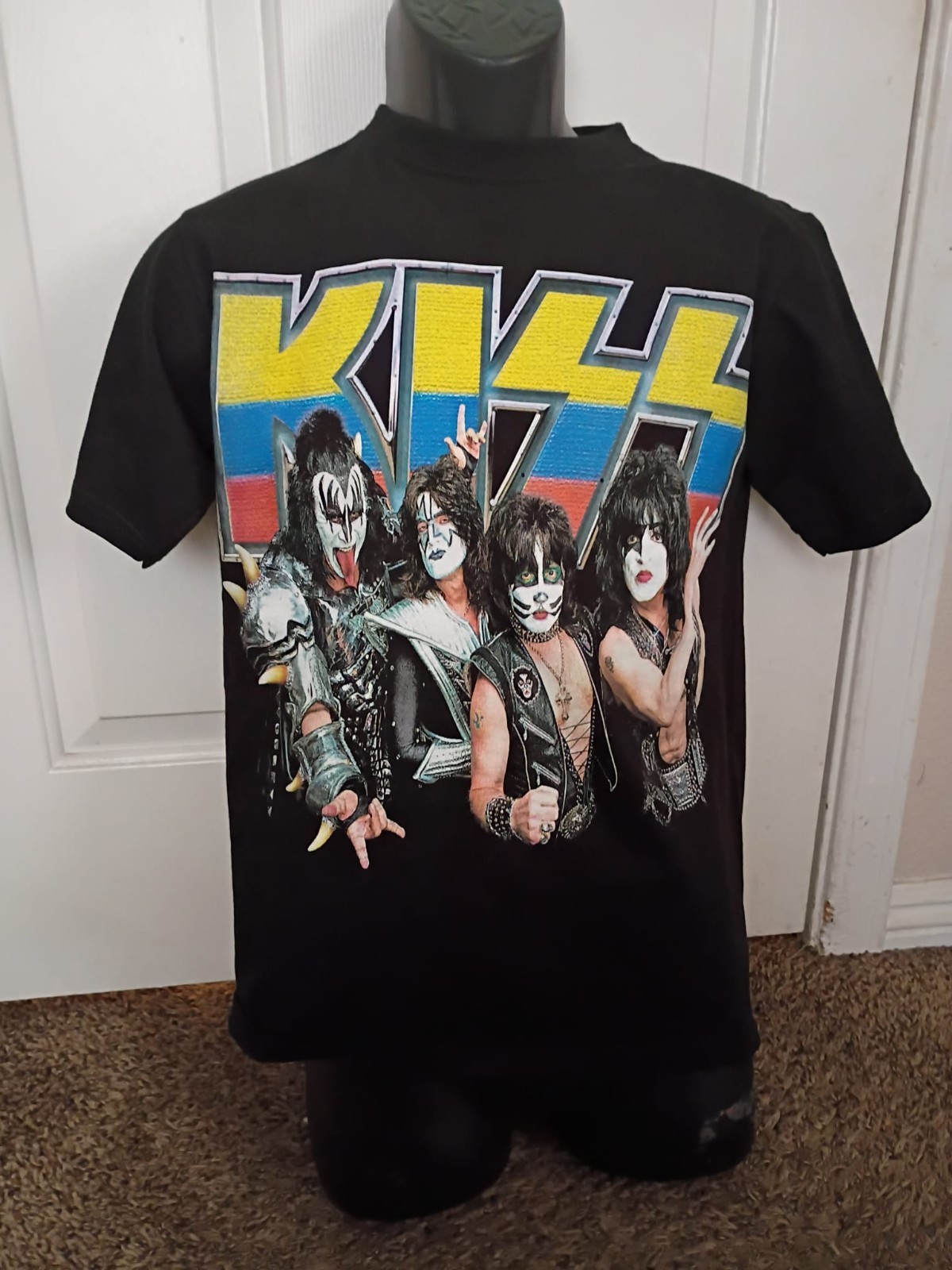 KISS Rock Band MENS 2-SIDED BLACK T-SHIRT – SIZE SMALL – Colombian Colors – RARE
