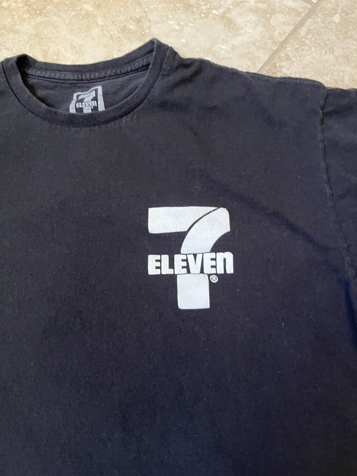 7-Eleven Shirt Men Size Large Black Graphic Tee Short Sleeve 100% Cotton T-Shirt