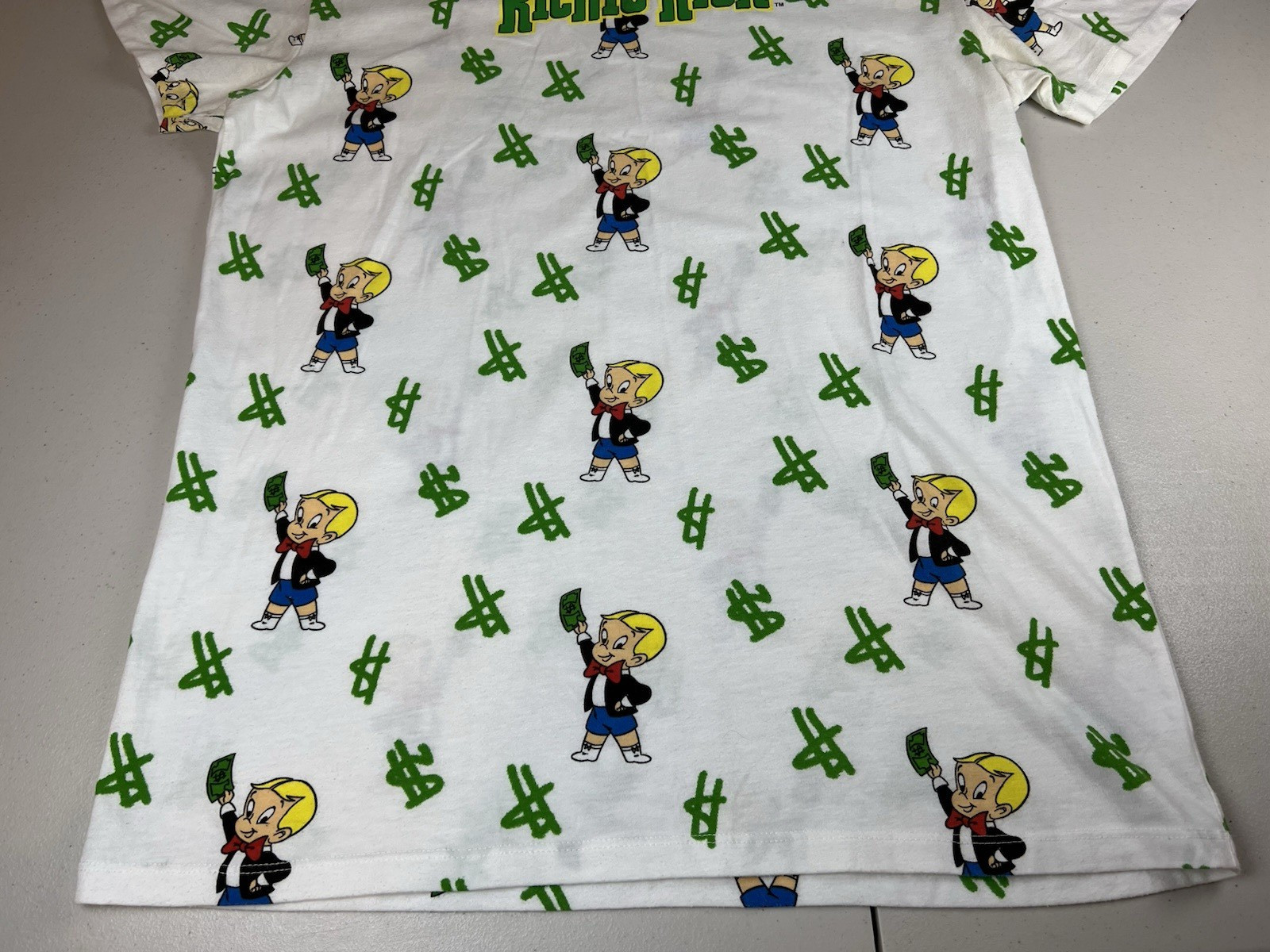 Richie Rich Money Logo Graphic T-Shirt Size Dollar Sign Green Cartoon – Medium