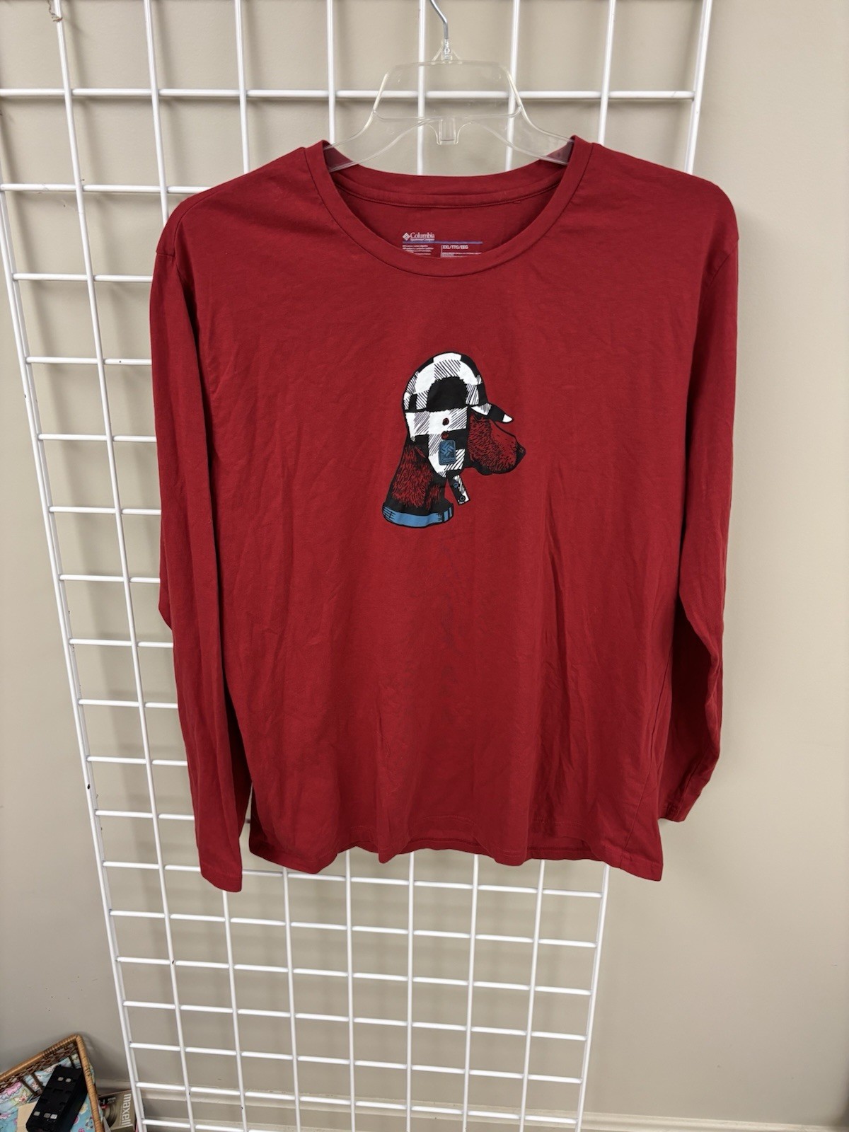 Columbia Red long sleeve shirt with dog size XXL. 60/40 cotton/poly. EUC.