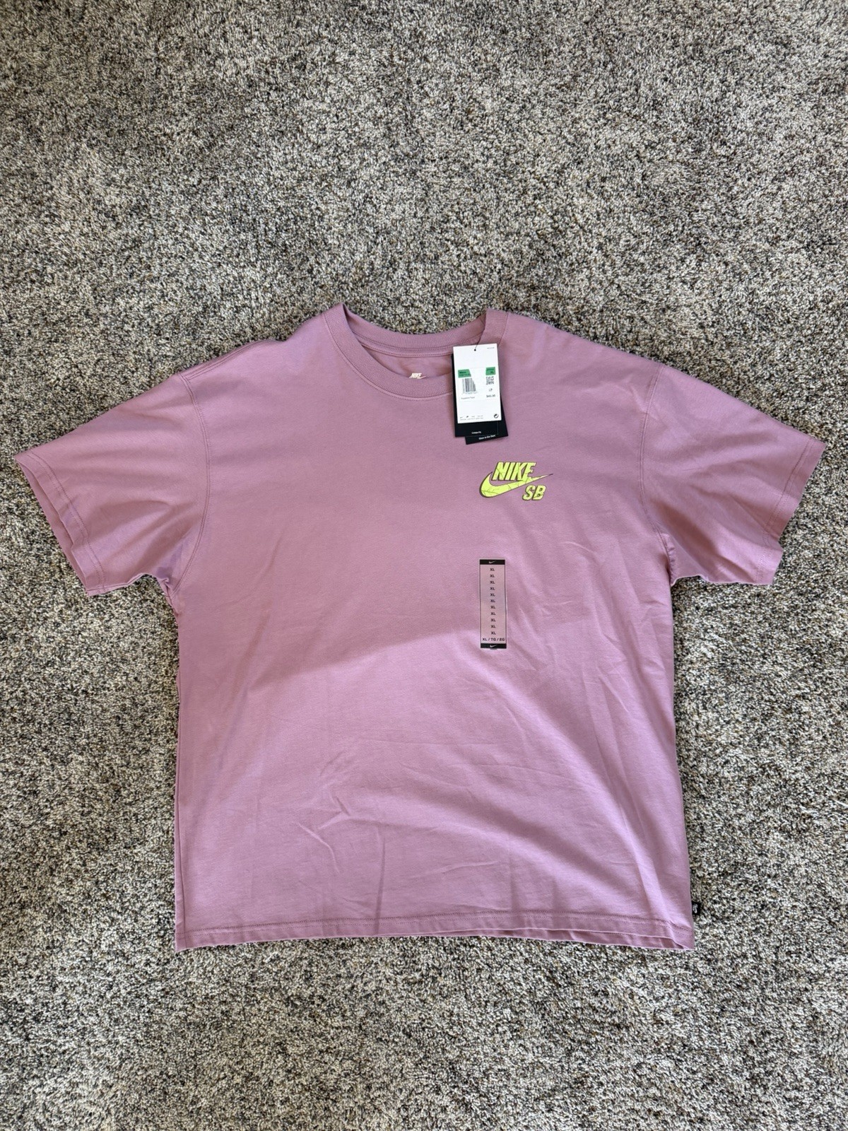 Nike SB Spider Web Tee FZ6710-523 Men&rsquo;s X-Large Loose Fit Glow-in-Dark