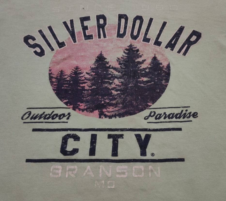 Silver Dollar City T Shirt Mens Small Green Short Sleeve Pullover Cotton