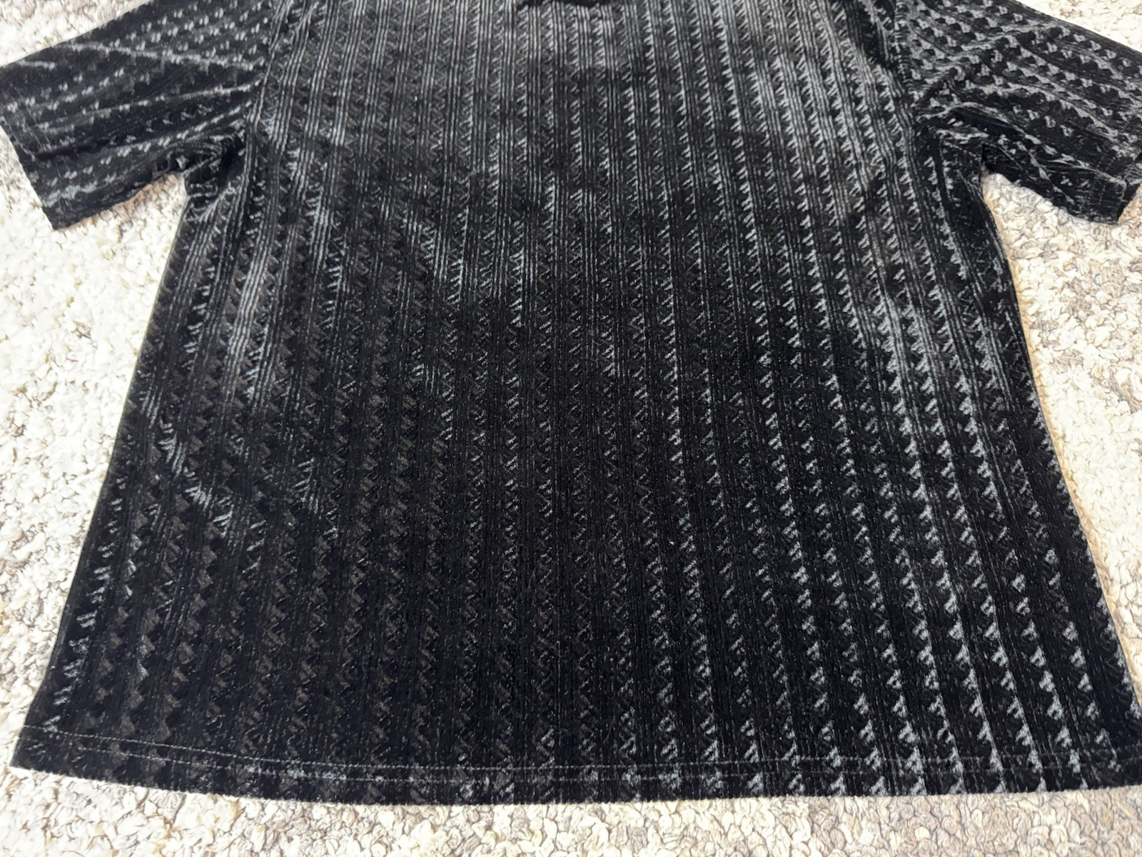 SHEIN, Men’s Textured Black Pattern Short Sleeve Tshirt, X Large