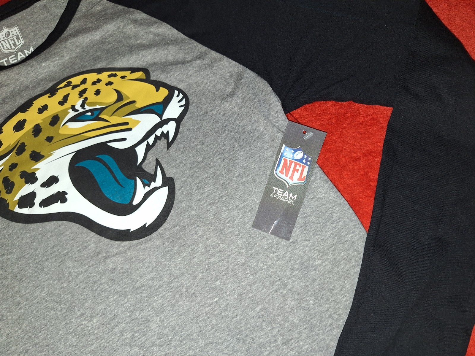 JACKSONVILLE JAGUARS NFL MENS SMALL T SHIRT NEW W/ TAGS