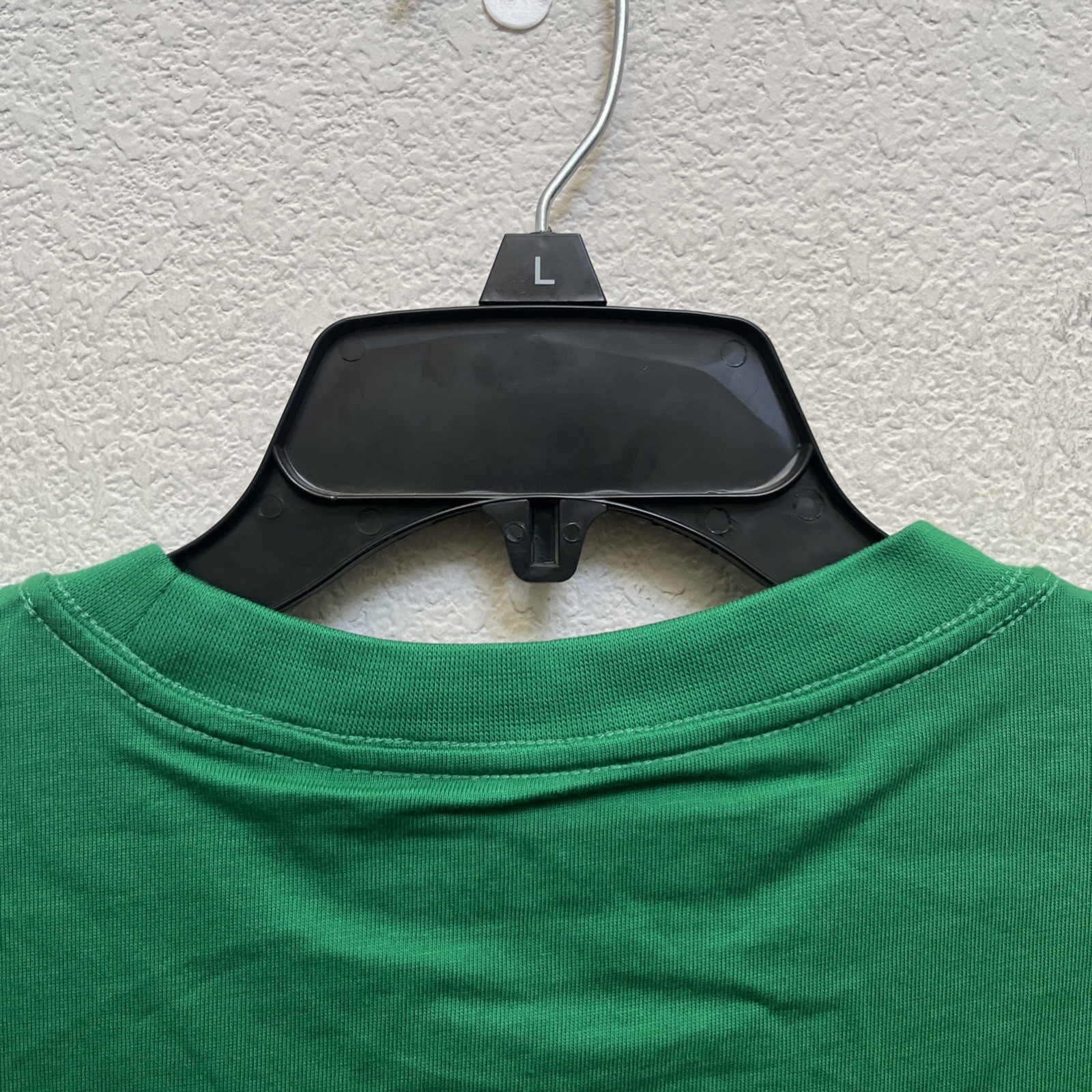 NEW Free Planet Men&rsquo;s Green T-Shirt Relaxed Fit Short Sleeve Crew Neck NWT Large