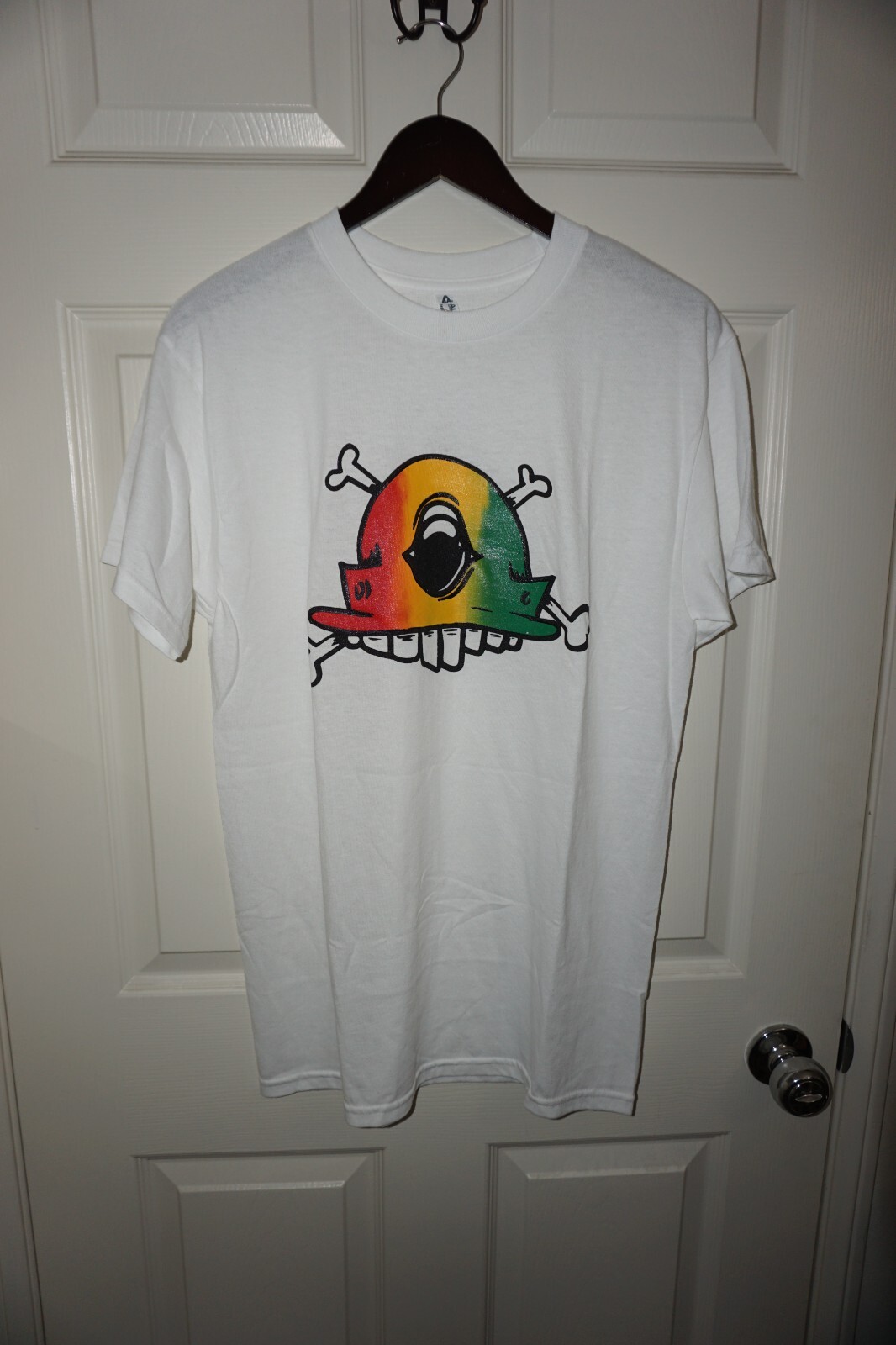 ++ RARE Artist Juan Navarro Luvmonsterz Men&rsquo;s Medium T-Shirt *NEW W/O TAG* ++