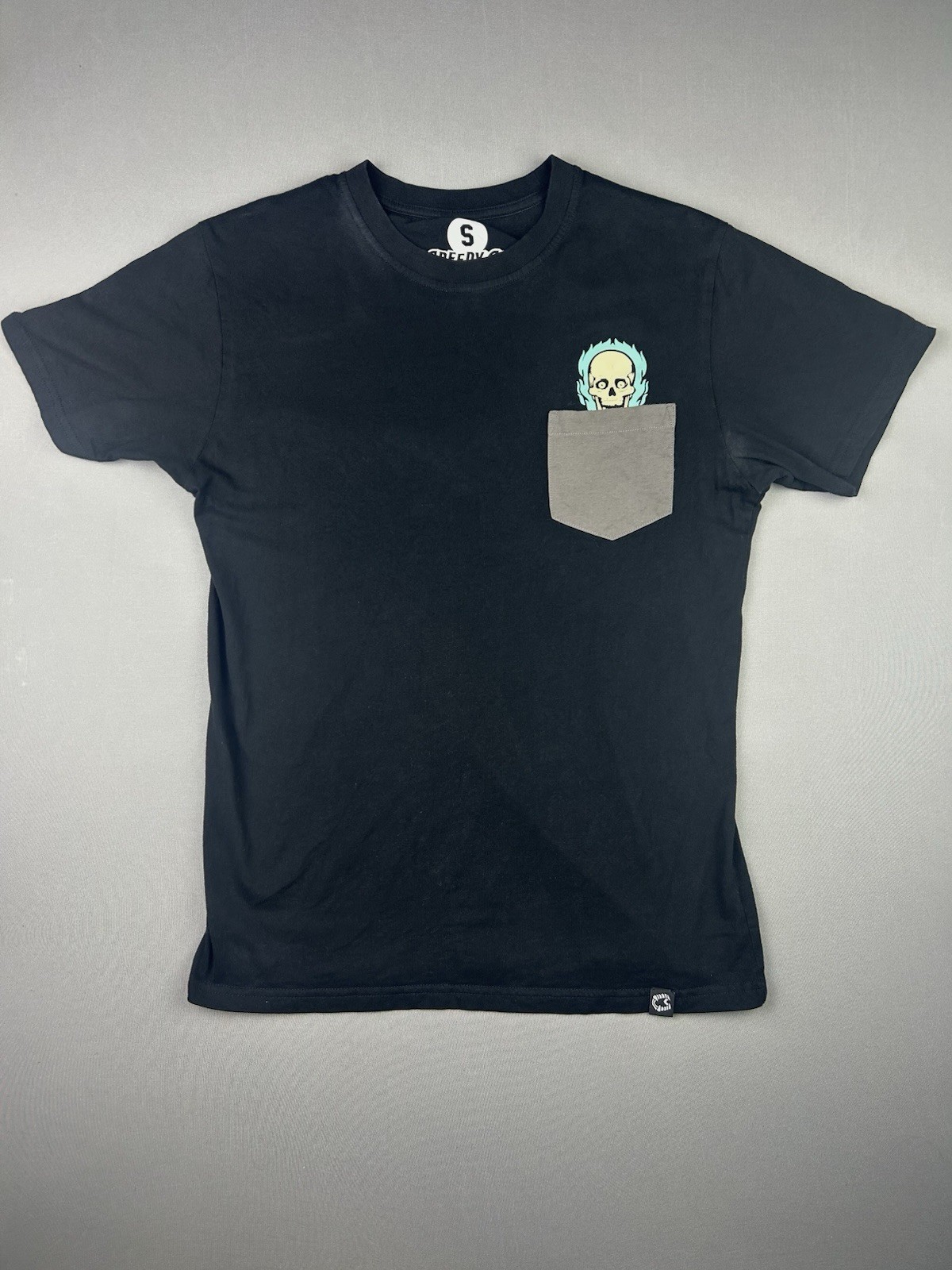 Creepy Co. Men’s S Beistle Flaming Skull Pocket Tee Shirt (Read)