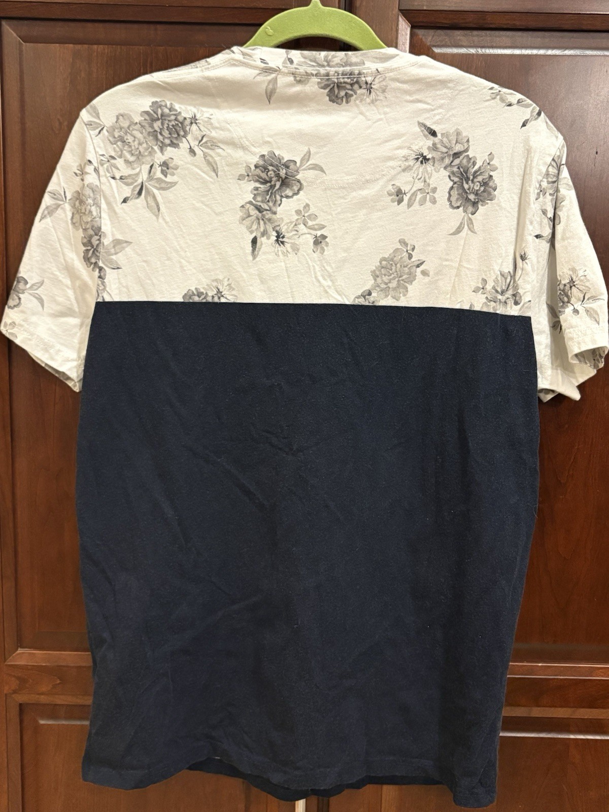 Men’s Hollister California Blue & White Floral Short Sleeve T-Shirt-Size Large