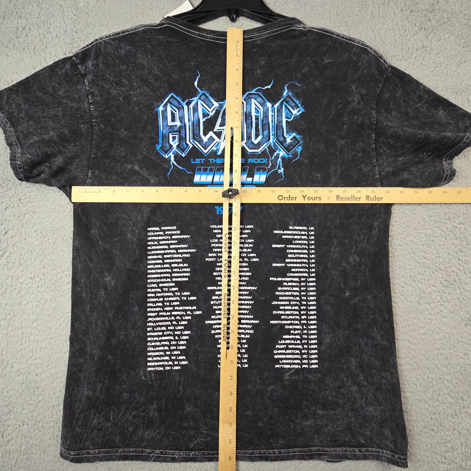 ACDC Shirt MENS LARGE BLACK BLEACH CASUAL CONCERT 77 WORLD TOUR ROCK MUSIC NWT