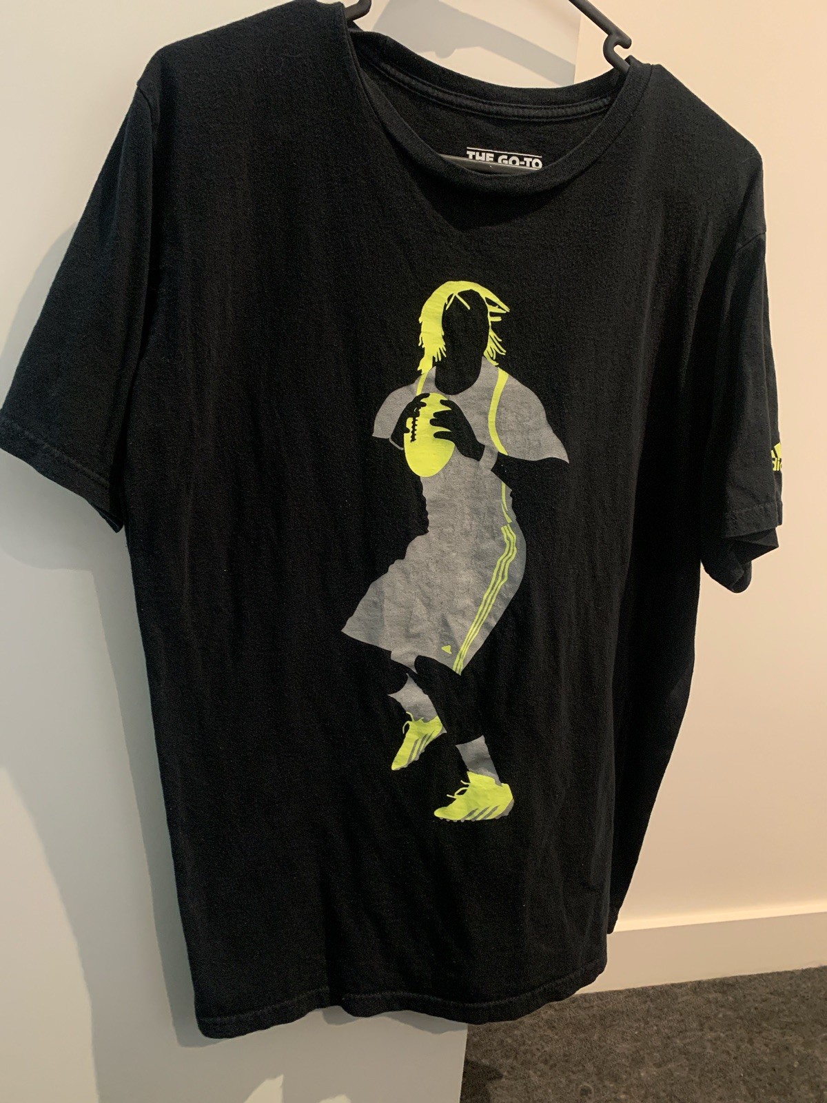 Adidas Black & Yellow Printed Tee T-Shirt Size Large Men’s Unisex Activewear Gym