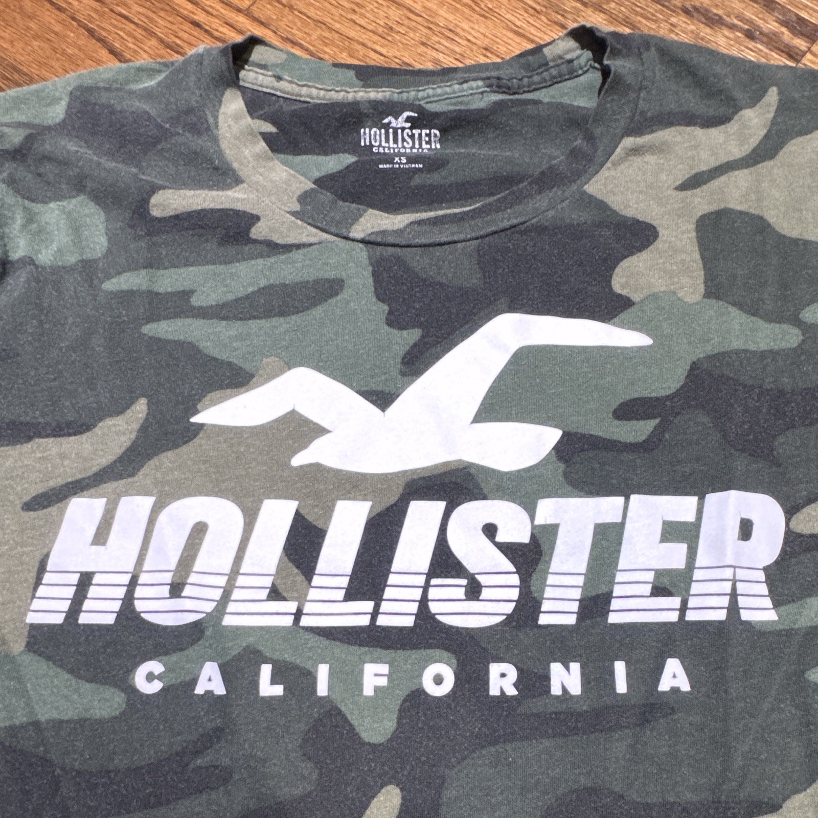 Hollister California Camo Logo T-Shirt Crew Neck Short Sleeve Mens XS Green