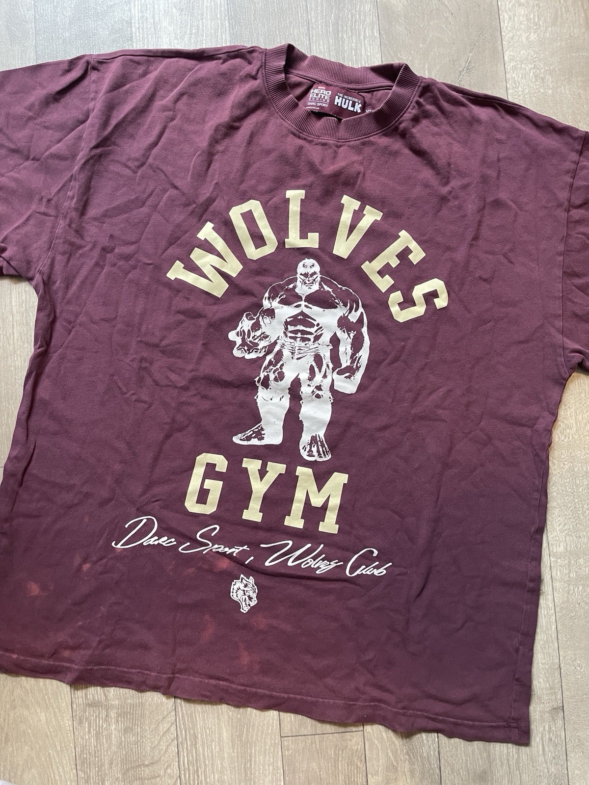 Darc Sport Hero Elite Marvel Hulk Graphic Tee XL Burgundy