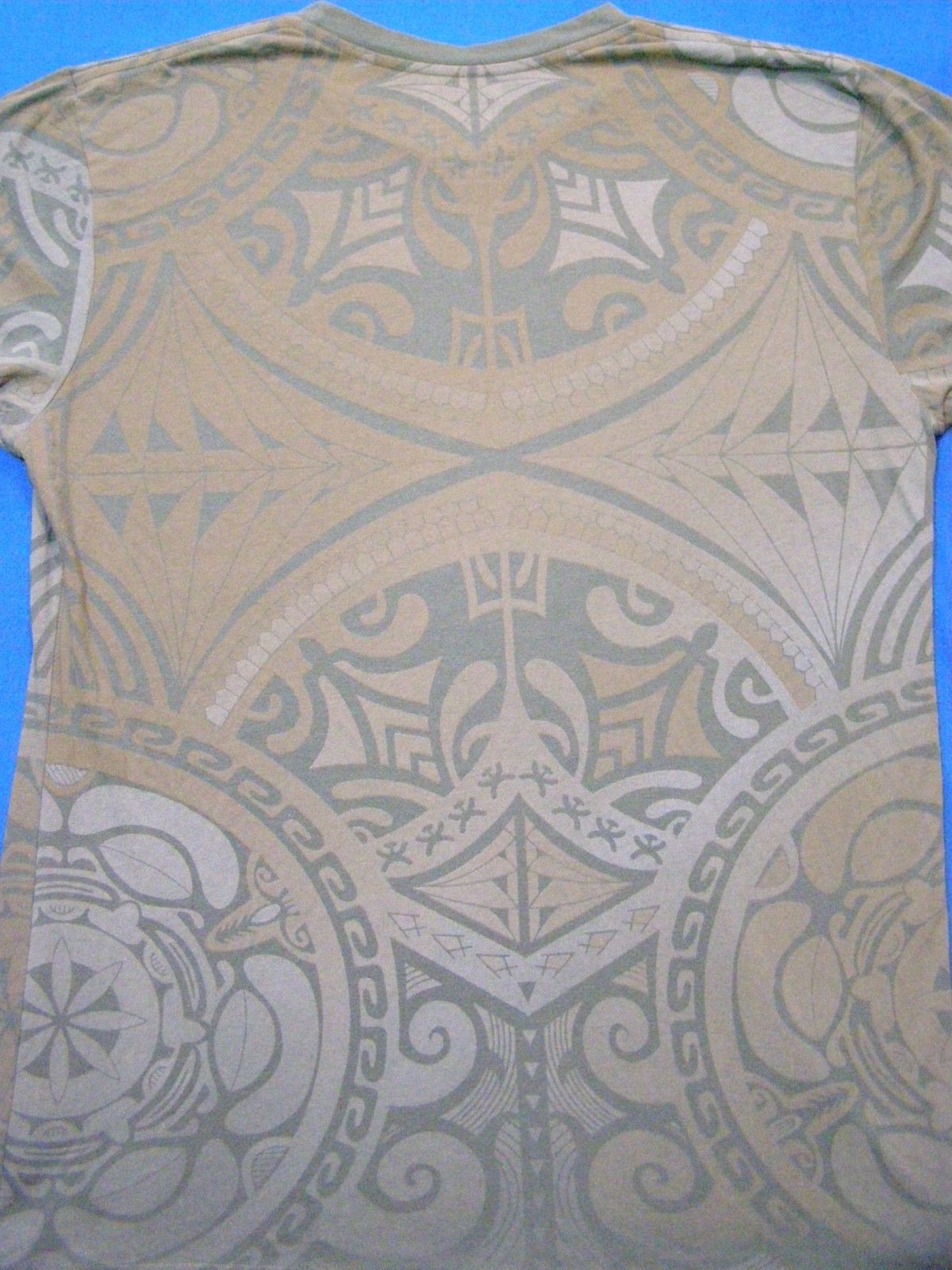 Hinano Tahiti T-Shirt Traditional Tahitian Design Green Shirt Size L