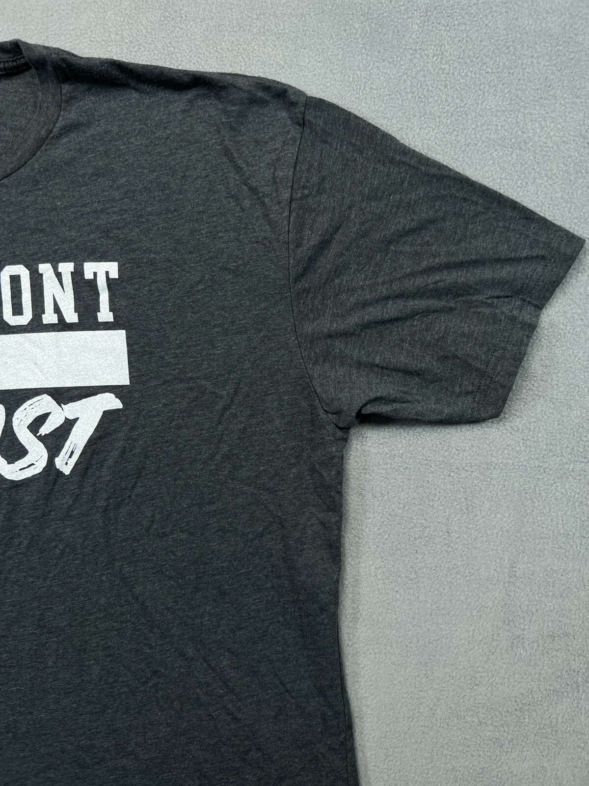 Doug Wood T Shirt Mens XL P2P 25in Gray Confront the Beast Tee Graphic