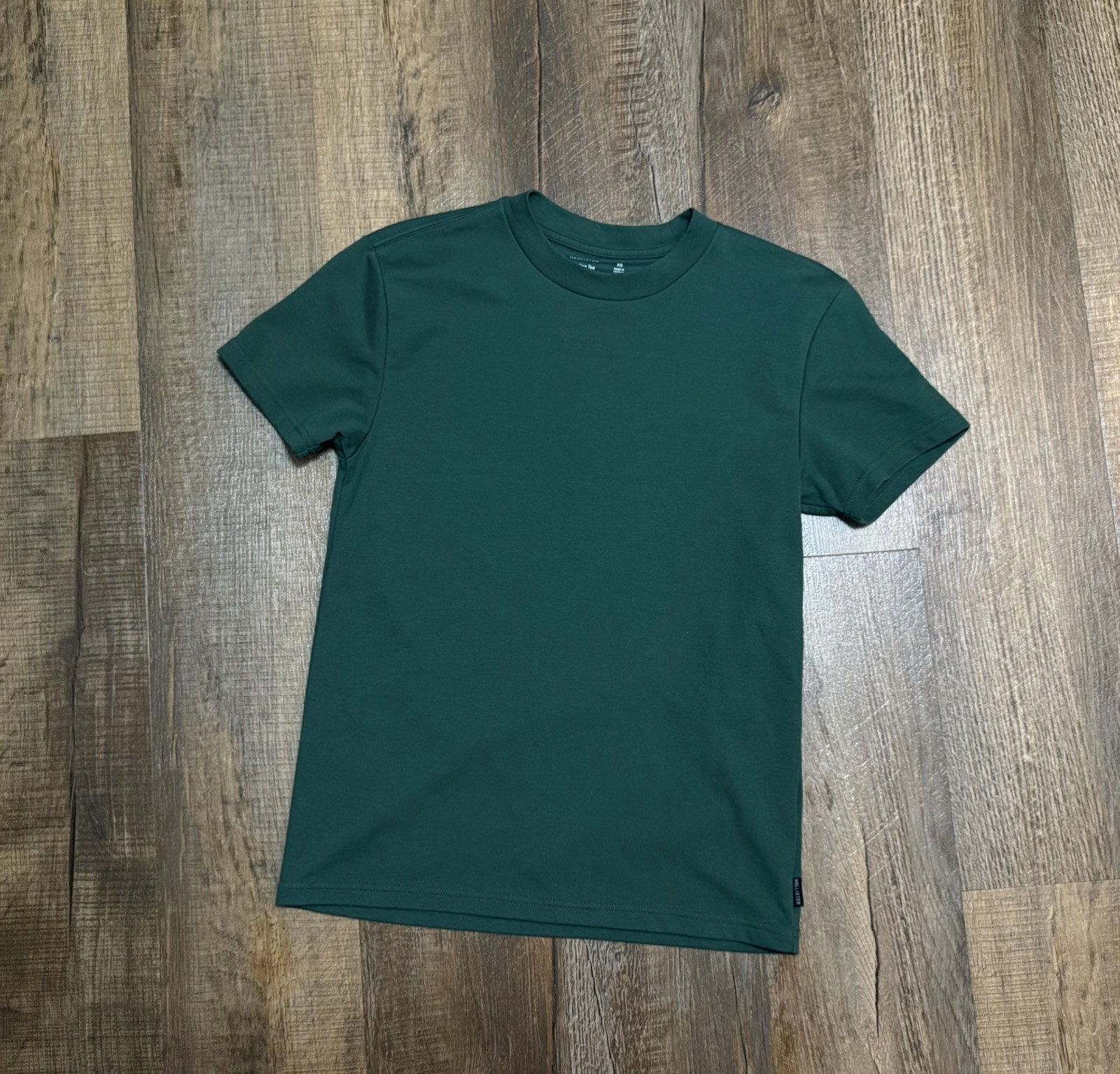 Hollister Cooling Tee- Relaxed Fit / MENS XS / Hunter Green / Pre-Owned