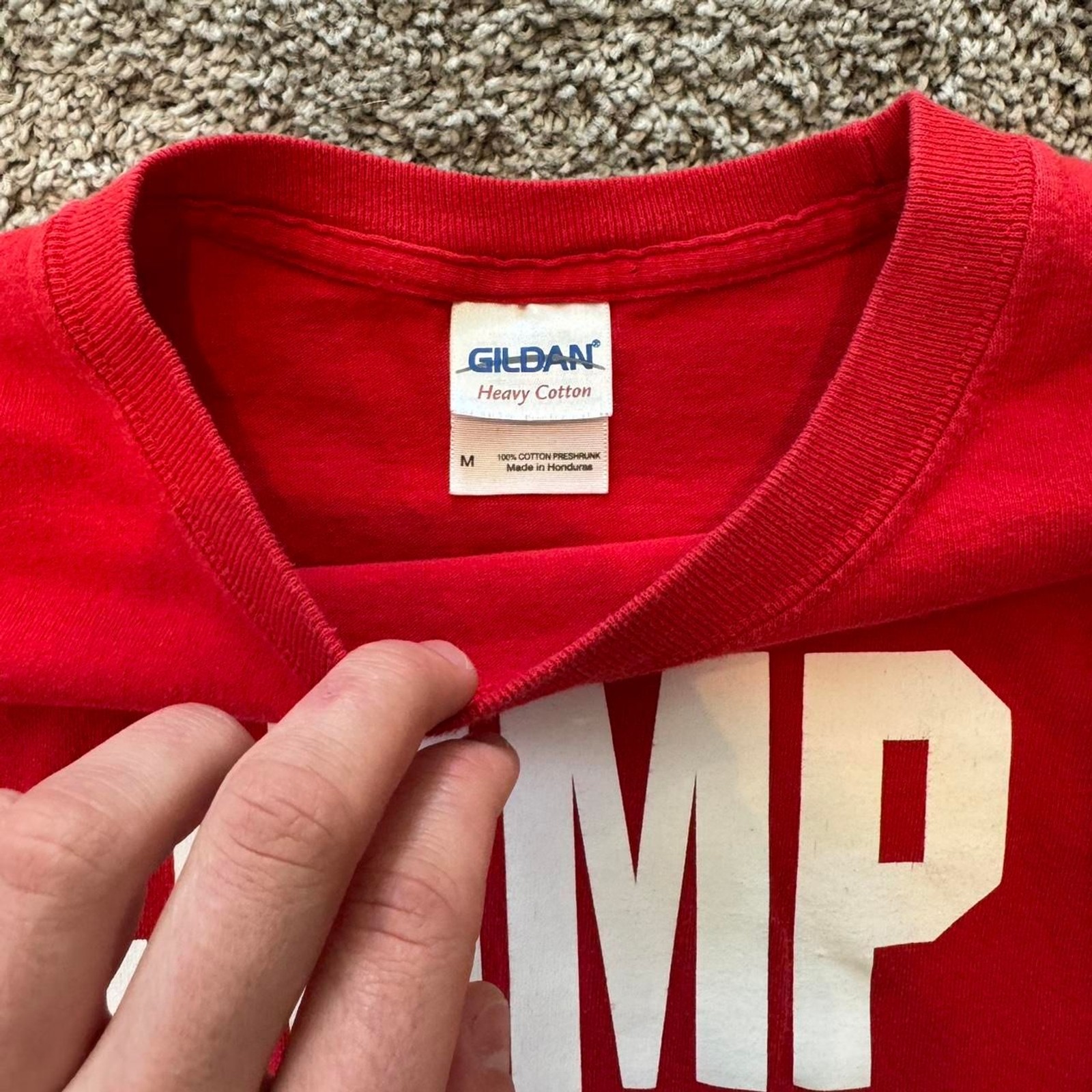 Gildan Men&rsquo;s Red T-shirt