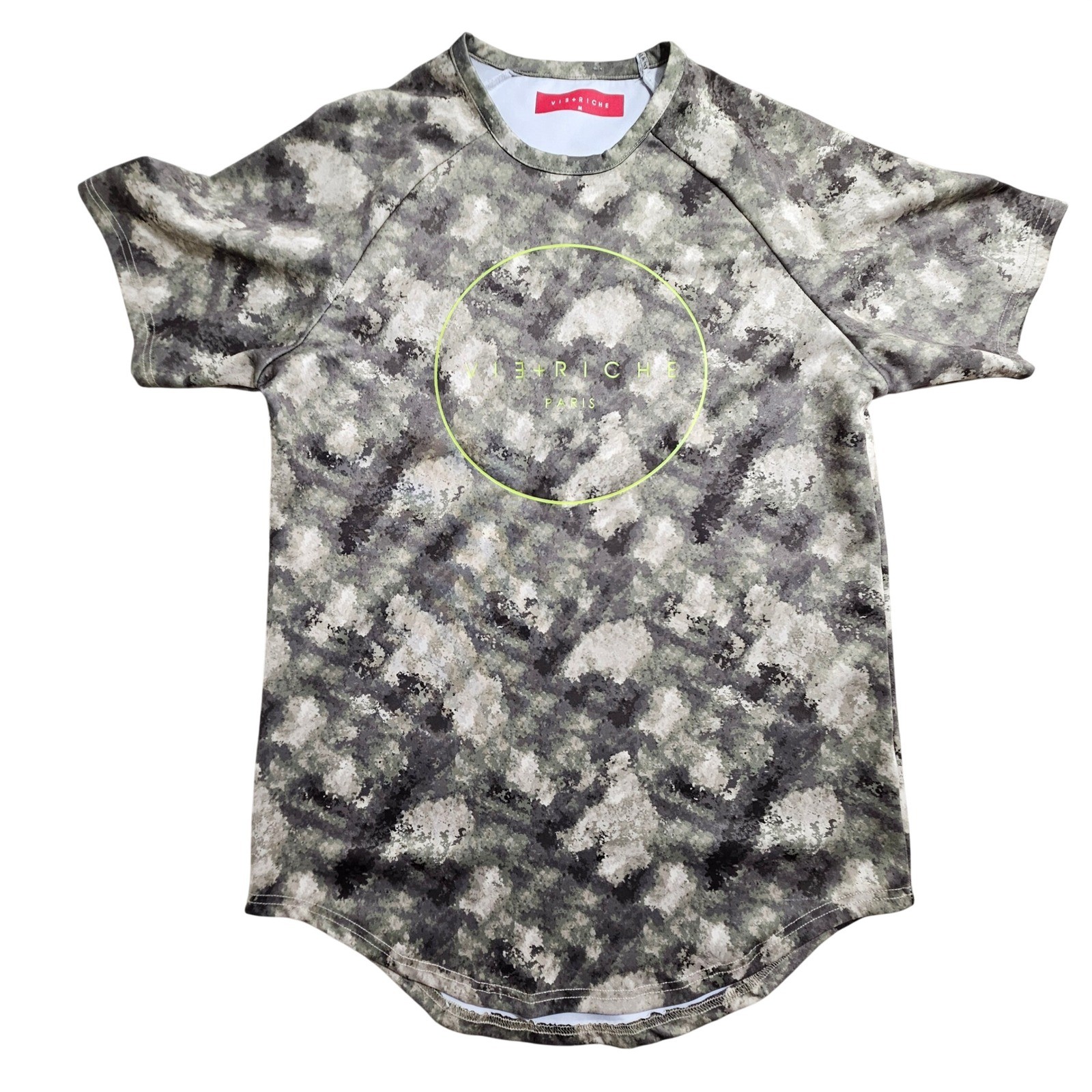 Vie + Riche Paris Camo Graphic T-Shirt Medium Grey Digital Print Curved Hem